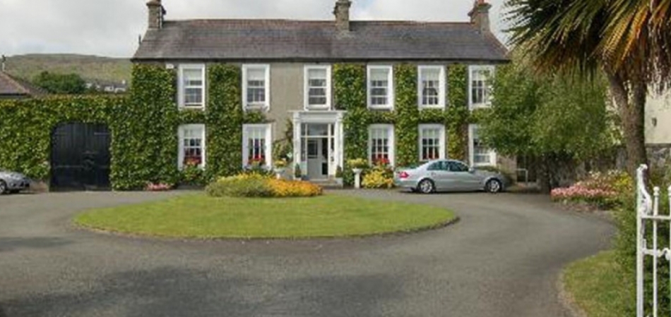 Carlingford-house-m649m25m353mehvx7lcgz95y2zw8tfzs4r1pe6mqo8