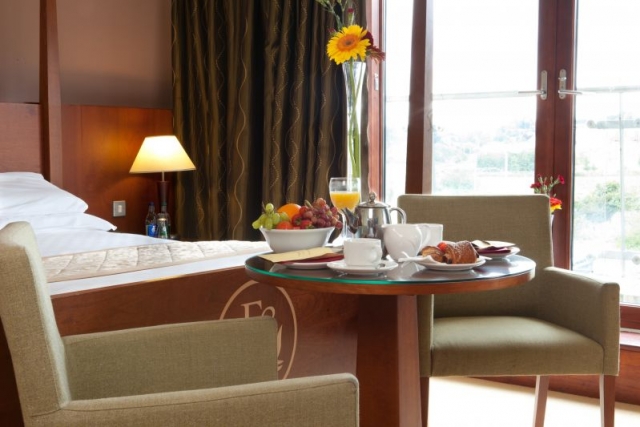 deluxe_accommodation_in_co_louth